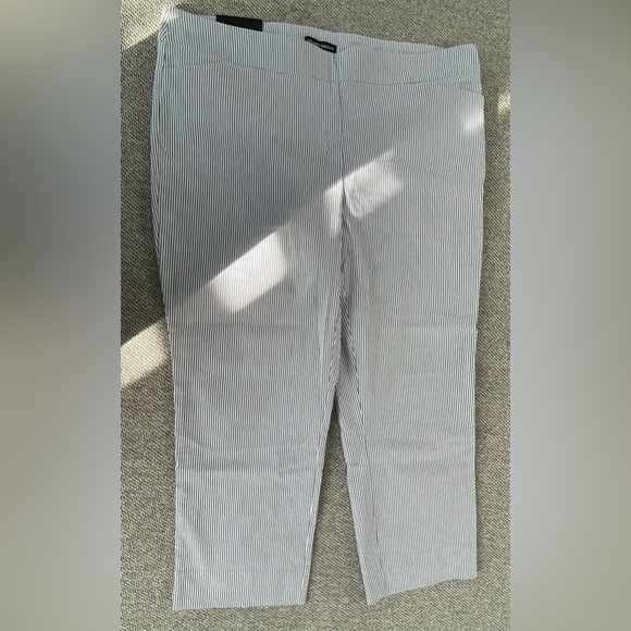 Hilary Radley Black and White Striped Cropped Pants - Picture 1 of 16